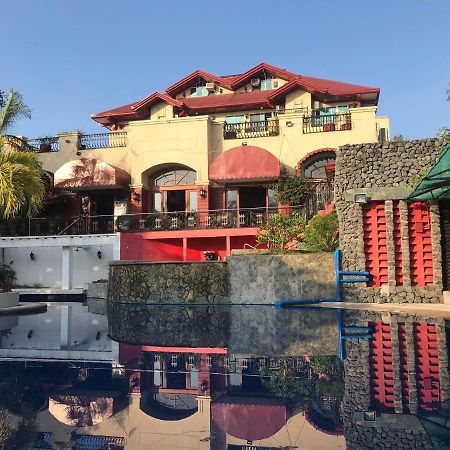 塔哈南湖景酒店 圣巴勃罗 外观 照片
